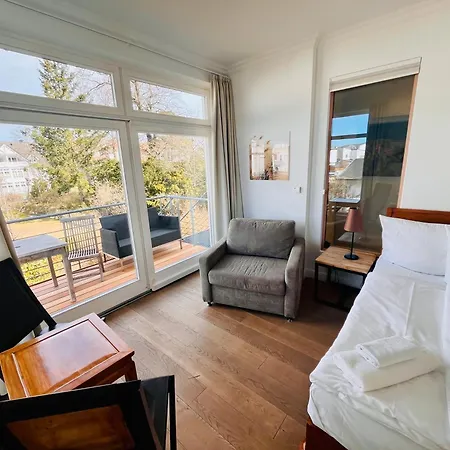 Halbinsel Moenchgut Apartament *