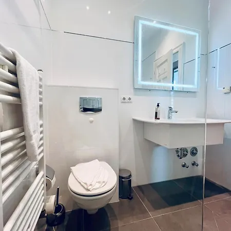 Halbinsel Moenchgut Apartament *