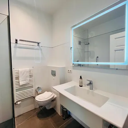 Halbinsel Moenchgut Apartament